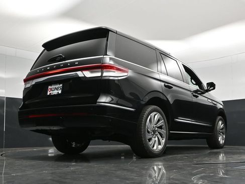 Used 2024 Lincoln Navigator Premiere AWD/4WD image 56