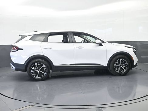 Used 2025 Kia Sportage EX FWD image 7