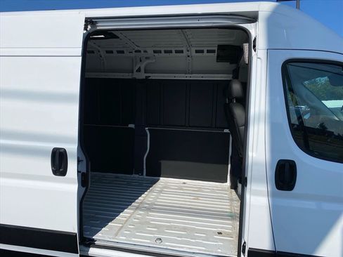 Used 2026 RAM ProMaster 2500 w/ Convenience Group FWD image 23