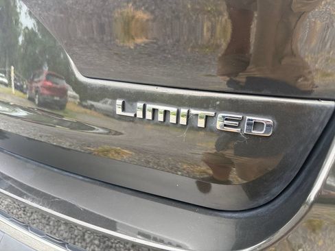 Used 2021 Jeep Grand Cherokee L Limited RWD image 16