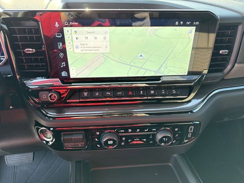 Used 2025 Chevrolet Silverado 2500 ZR2 w/ Technology Package image 46