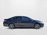 Used 2017 Toyota Camry SE image 4
