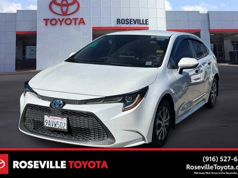 Used 2022 Toyota Corolla LE FWD image 1