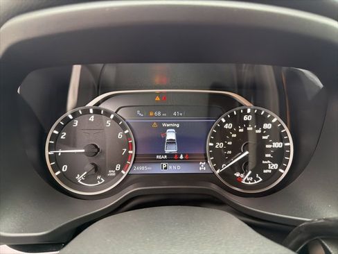 Used 2024 Nissan Titan SV w/ SV Convenience Package image 15