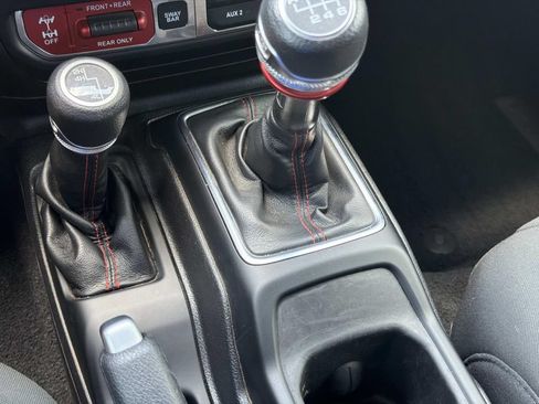 Used 2020 Jeep Wrangler Rubicon AWD/4WD image 16