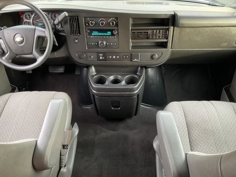 Used 2019 Chevrolet Express 2500 LT w/ LT Preferred Equipment Group image 18