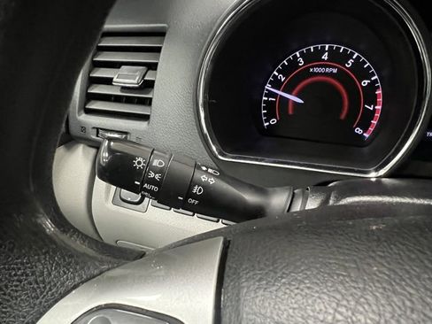 Used 2013 Toyota Highlander Plus image 34