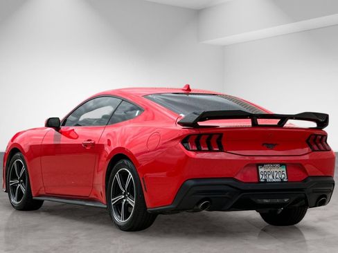 Used 2024 Ford Mustang Coupe RWD image 3