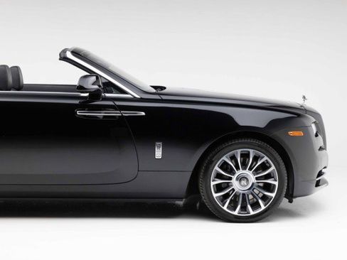 Used 2019 Rolls-Royce Dawn RWD image 35
