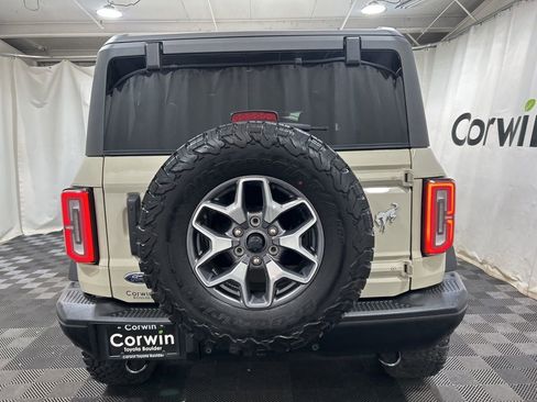 Used 2025 Ford Bronco Badlands image 7