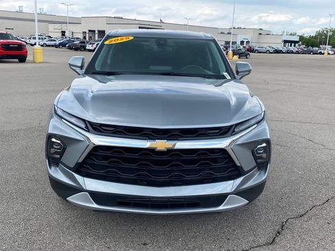 Certified 2025 Chevrolet Blazer LT FWD image 2