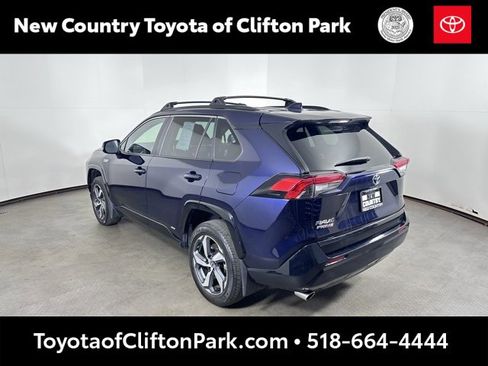 Used 2023 Toyota RAV4 SE image 5