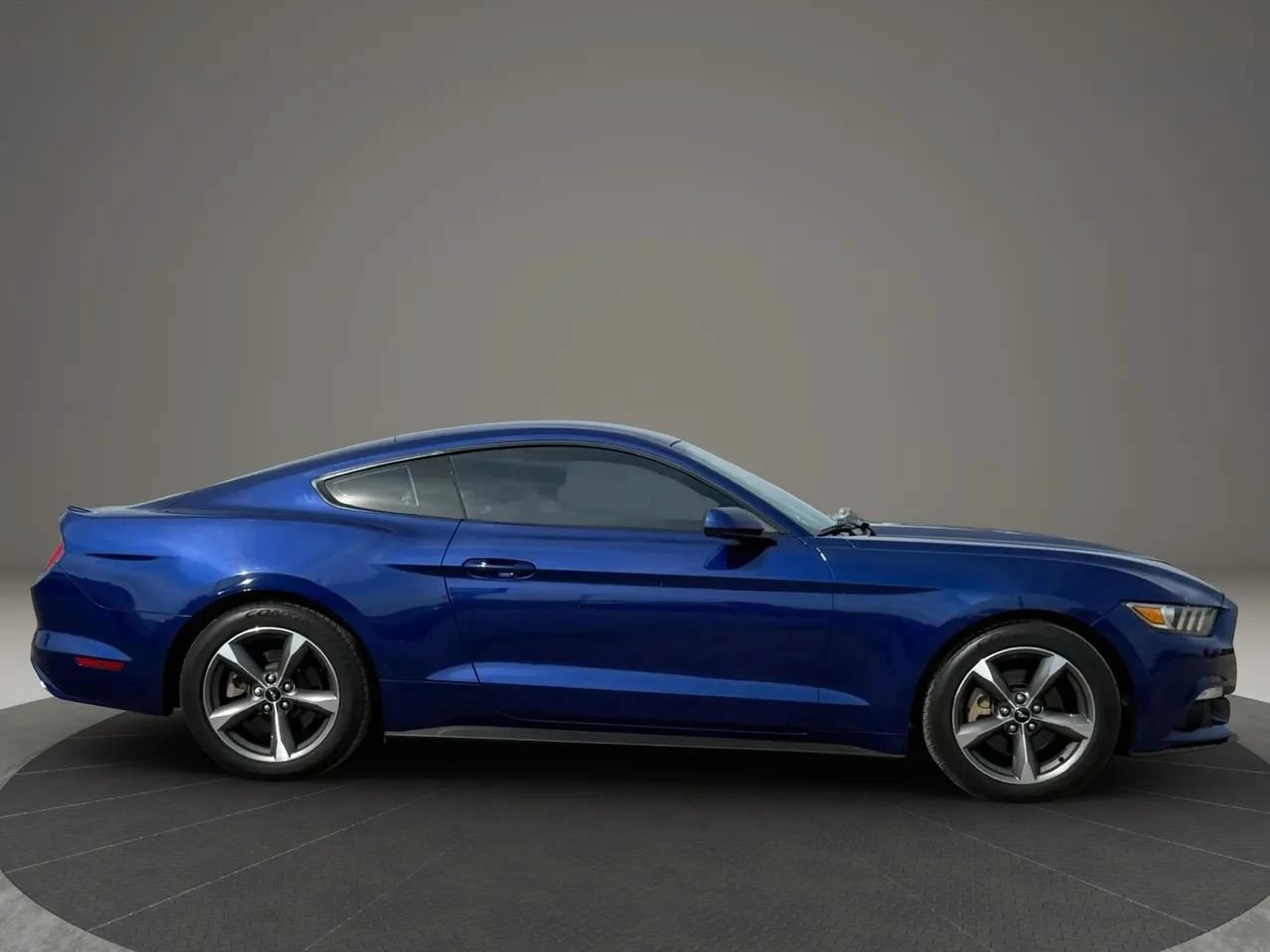 Used 2015 Ford Mustang Coupe w/ Equipment Group 051A RWD image 8