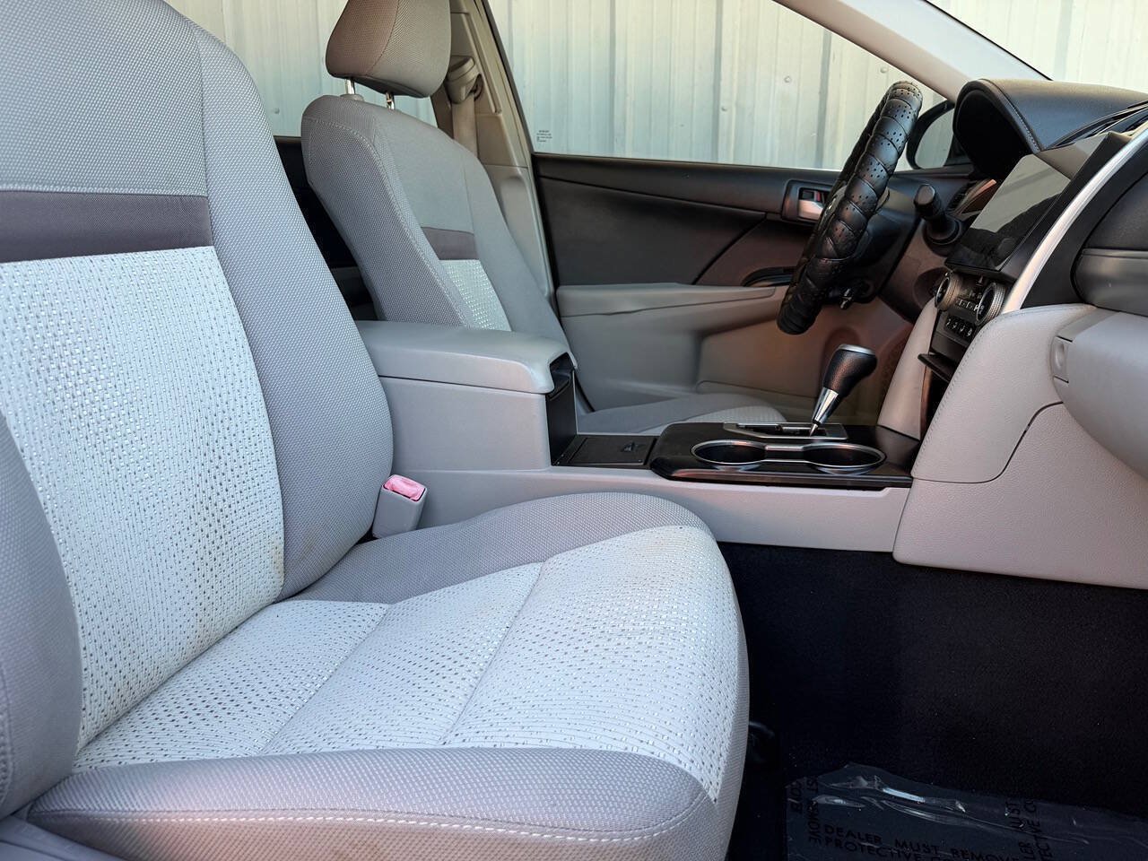 Used 2014 Toyota Camry LE FWD image 15