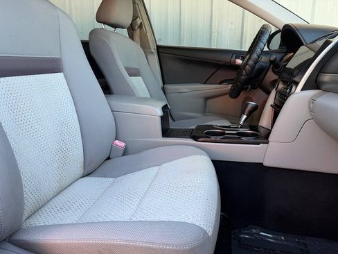 Used 2014 Toyota Camry LE FWD image 15
