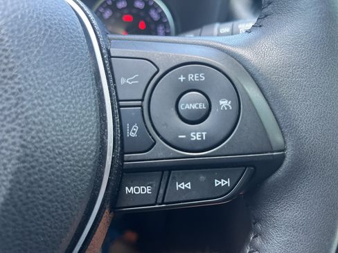 Used 2021 Toyota RAV4 XLE Premium FWD image 18