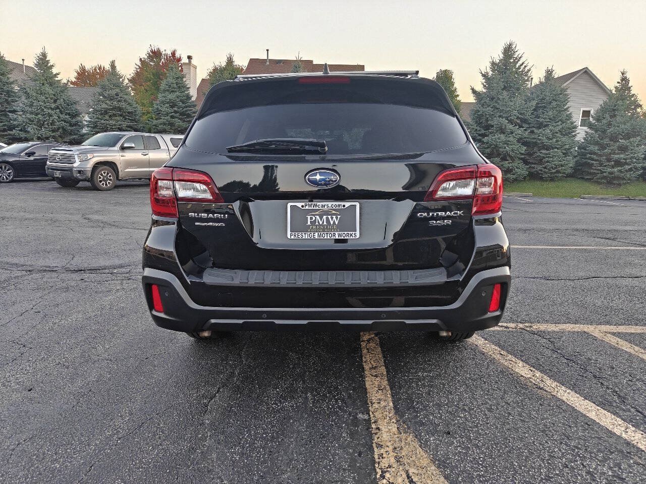 Used 2018 Subaru Outback 3.6R Touring w/ Popular Package #3 AWD/4WD image 4