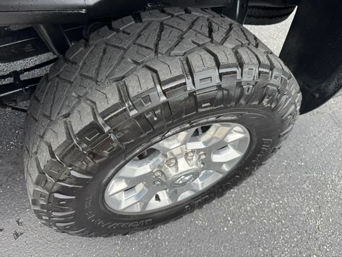 Used 2024 RAM 2500 Laramie AWD/4WD image 13