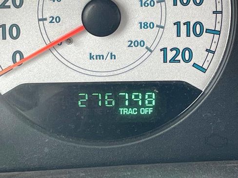Used 2005 Chrysler Town & Country Touring FWD image 36