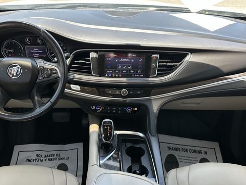 Used 2020 Buick Enclave Essence FWD image 13