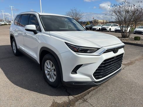 Used 2024 Toyota Grand Highlander XLE image 7