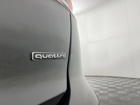 Used 2024 Audi Q4 e-tron Prestige image 9
