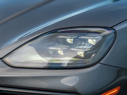 Certified 2026 Porsche Cayenne AWD/4WD image 30