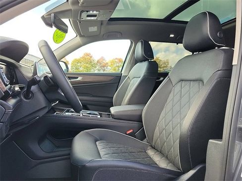 New 2025 Volkswagen Atlas SEL Premium R-Line image 8