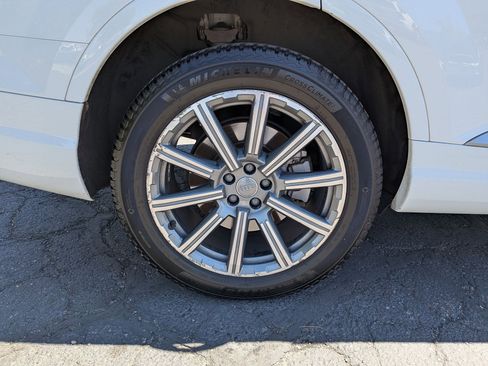 Used 2018 Audi Q7 3.0T Premium Plus w/ Premium Plus Package AWD/4WD image 12