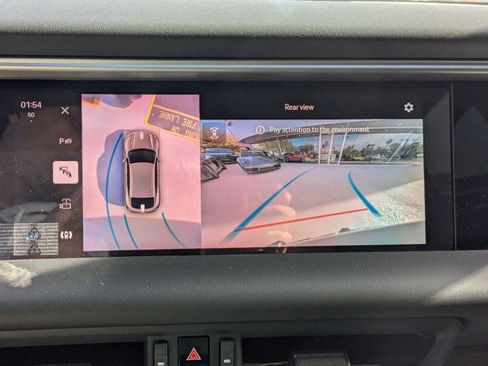 Certified 2025 Porsche Macan Electric image 17