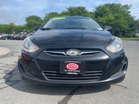 Used 2013 Hyundai Accent GLS FWD image 2