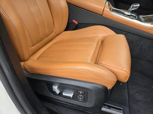 Used 2022 BMW X5 sDrive40i w/ M Sport Package RWD image 30