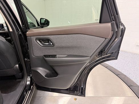 Used 2022 Nissan Rogue SV FWD image 32