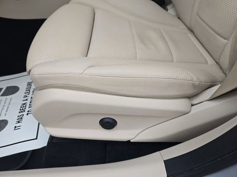 Used 2022 Mercedes-Benz GLC 300 4MATIC image 27