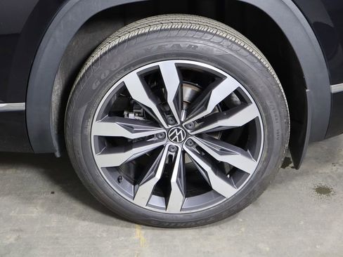 Used 2020 Volkswagen Atlas Cross Sport SEL R-Line AWD/4WD image 42