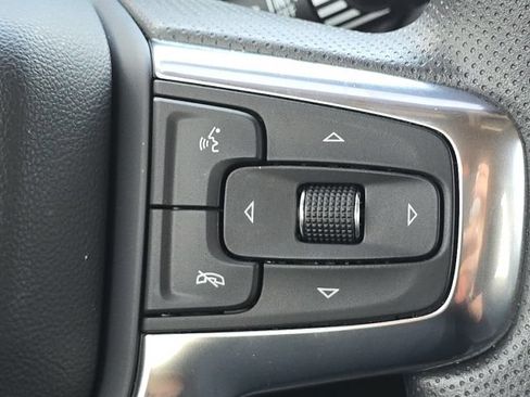 Used 2025 Chevrolet Blazer LT w/ Midnight/Sport Edition FWD image 39