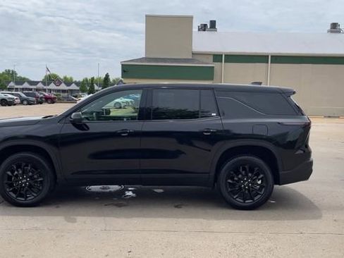 Used 2024 Chevrolet Traverse LS w/ Midnight/Sport Edition FWD image 5