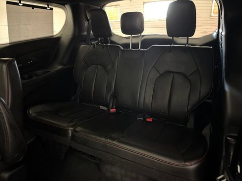 Used 2020 Chrysler Pacifica Limited FWD image 55