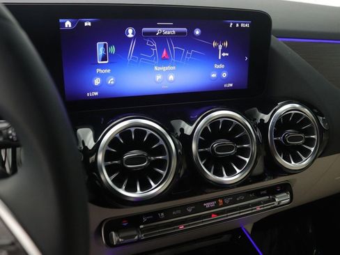 Certified 2025 Mercedes-Benz GLA 250 image 11