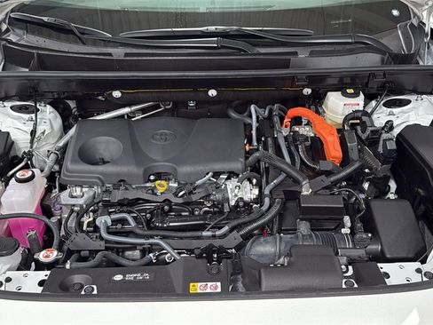 Certified 2025 Toyota RAV4 LE image 25