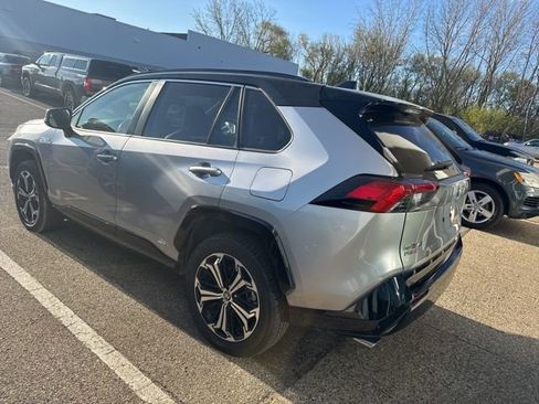 Used 2023 Toyota RAV4 XSE AWD/4WD image 6