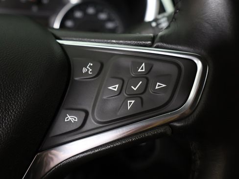 Used 2020 Chevrolet Equinox LT w/ Driver Convenience Package image 42