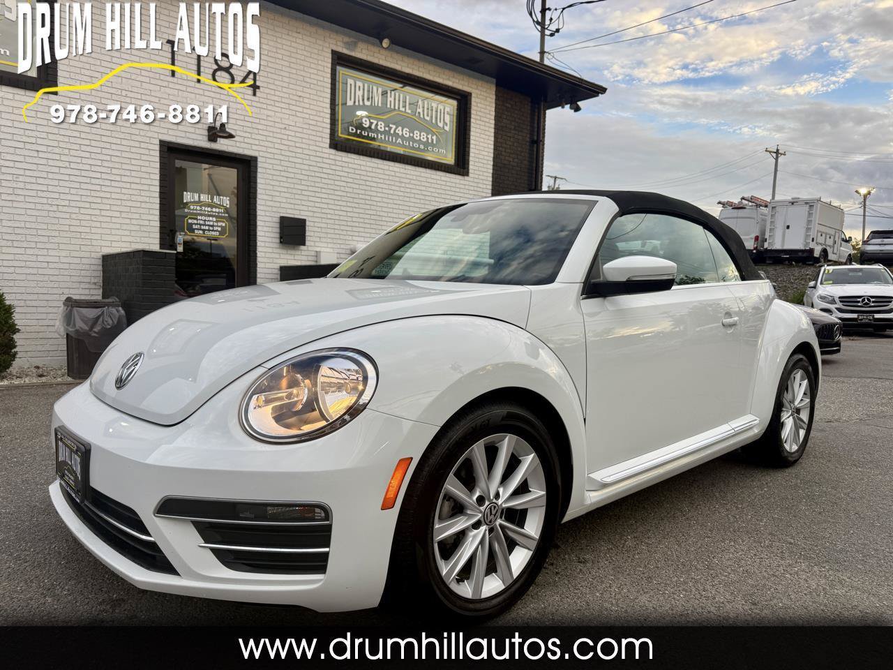 Used 2019 Volkswagen Beetle 2.0T SE FWD image 1