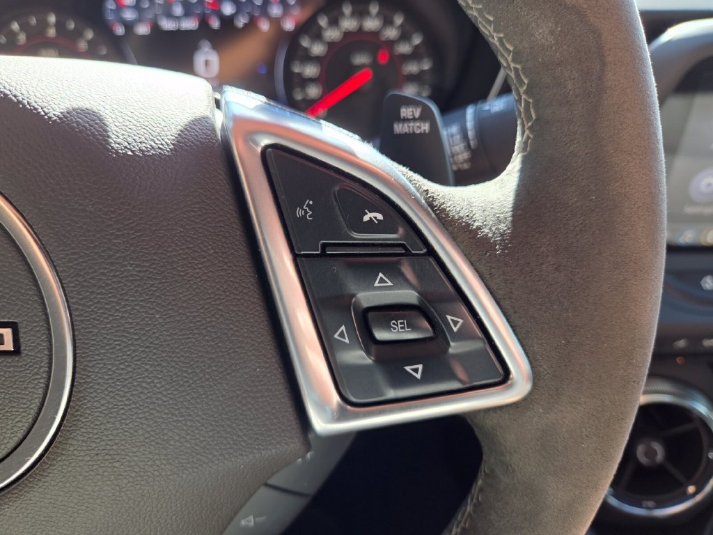 Used 2020 Chevrolet Camaro SS RWD image 31