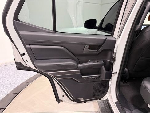 Used 2025 Toyota 4Runner TRD Off-Road image 37