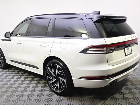 Used 2025 Lincoln Aviator Reserve w/ Equipment Group 201A AWD/4WD image 3