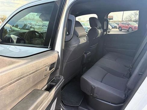 Used 2025 Toyota Tacoma SR5 image 40