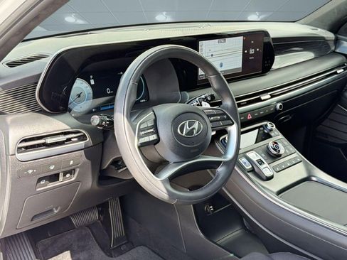 Used 2024 Hyundai Palisade Calligraphy image 4