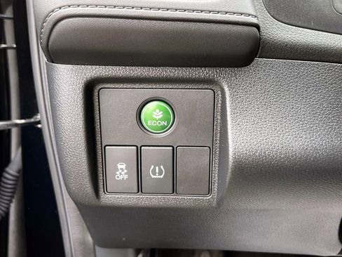 Used 2020 Honda HR-V LX image 19
