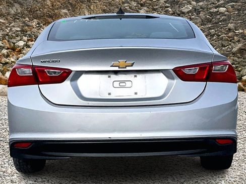 Used 2018 Chevrolet Malibu LS image 4